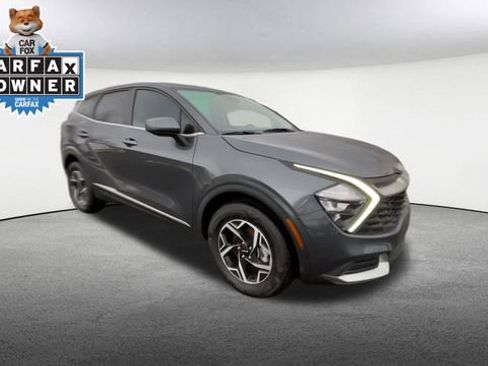 Used 2023 Kia Sportage LX image 2