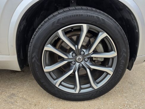 Used 2018 Volvo XC90 T6 Momentum w/ Convenience Package AWD/4WD image 16