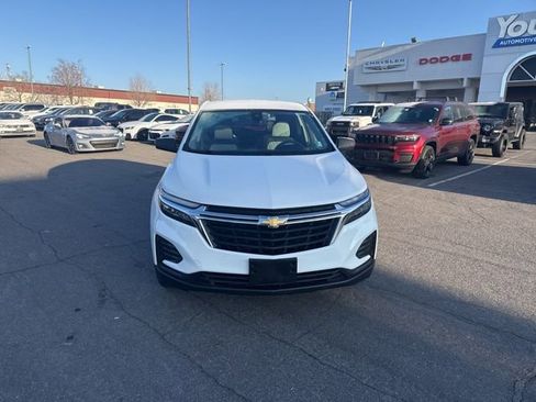Used 2024 Chevrolet Equinox LS image 2