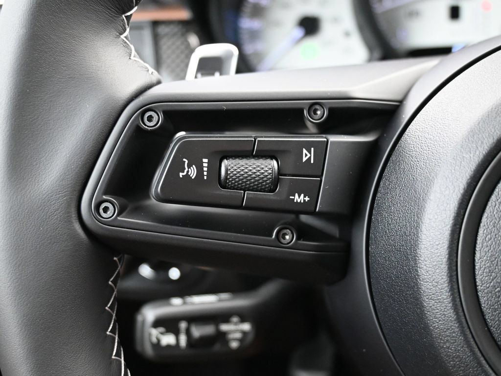 Certified 2026 Porsche Macan Turbo AWD/4WD image 19