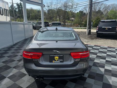 Used 2018 Jaguar XE Prestige image 7