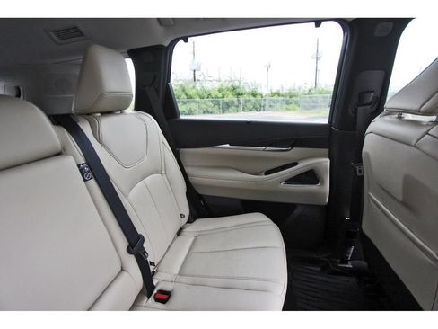 Used 2023 INFINITI QX60 Sensory w/ Vision Package AWD/4WD image 13