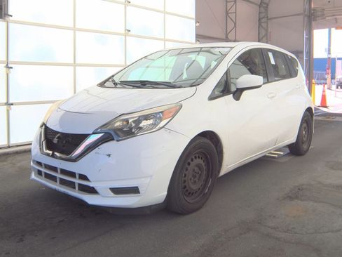 Used 2018 Nissan Versa Note SV image 2