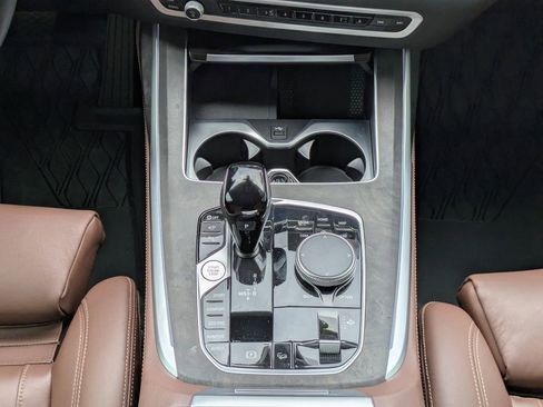 Used 2022 BMW X7 xDrive40i w/ Premium Package image 27