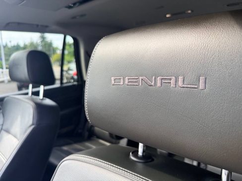 Used 2017 GMC Yukon Denali w/ Open Road Package AWD/4WD image 18