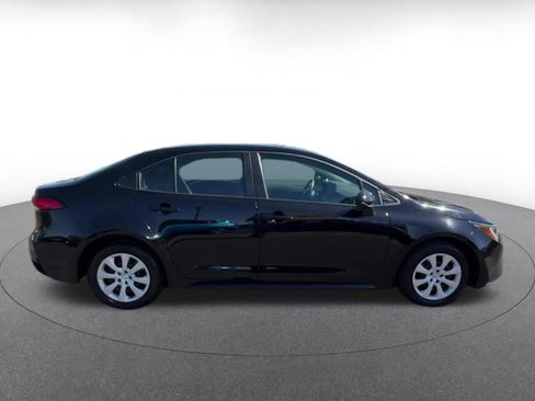 Used 2025 Toyota Corolla LE FWD image 16