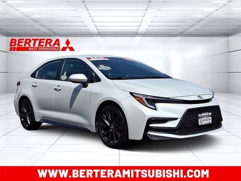 Used 2024 Toyota Corolla SE FWD image 1