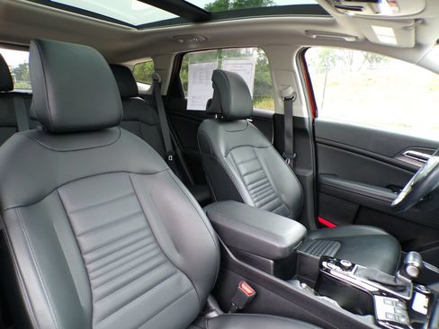 Used 2023 Kia Sportage SX FWD image 13