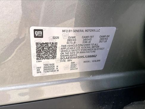 Used 2025 Buick Enclave Preferred FWD image 34