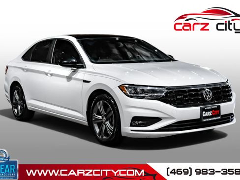 Used 2020 Volkswagen Jetta R-Line w/ R-Line Cold Weather Package FWD image 1