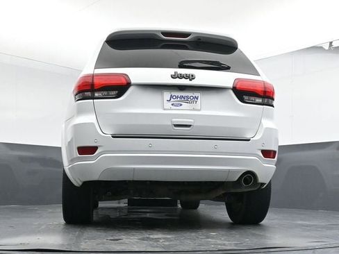 Used 2019 Jeep Grand Cherokee Altitude image 32