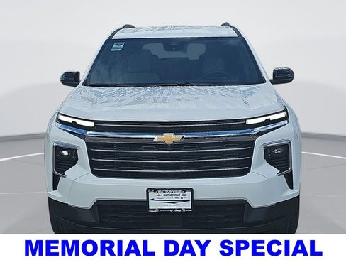 New 2026 Chevrolet Traverse LT w/ Sun and Wheel Package FWD image 8