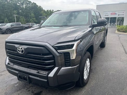 Used 2023 Toyota Tundra SR5 w/ SR5 Convenience Package AWD/4WD image 8