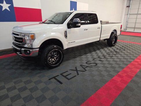 Used 2021 Ford F250 Lariat w/ Lariat Ultimate Package image 3