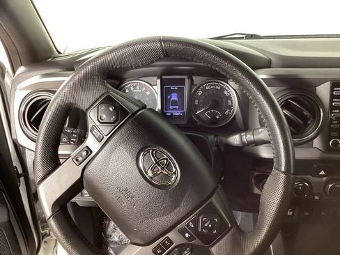 Used 2021 Toyota Tacoma TRD Off-Road w/ Advanced Technology Package AWD/4WD image 14