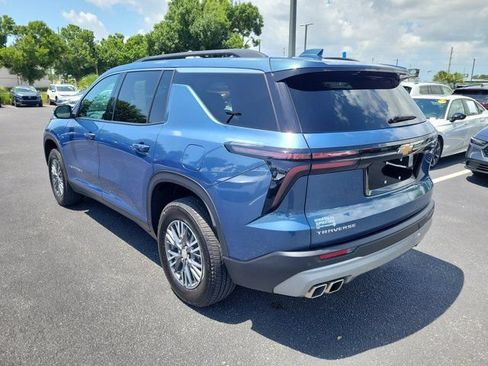 Used 2025 Chevrolet Traverse LT FWD image 32