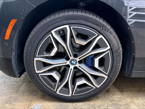 Used 2024 BMW iX xDrive50 w/ Sport Package AWD/4WD image 12