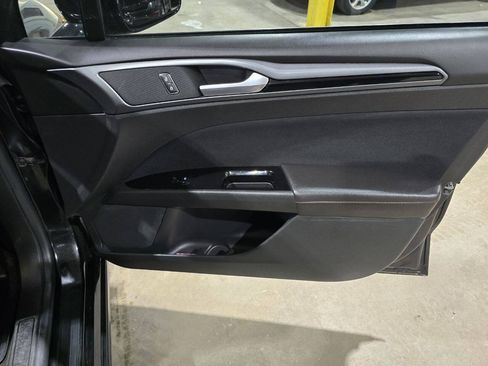 Used 2013 Ford Fusion SE FWD image 31