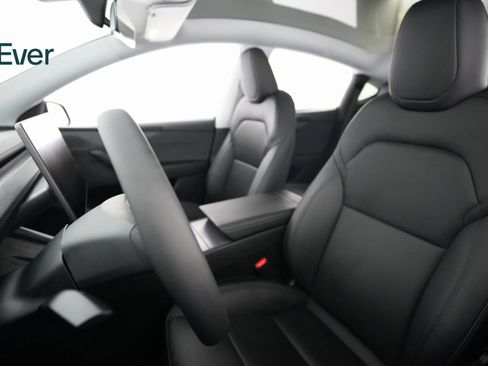 Used 2026 Tesla Model Y Long Range RWD image 7