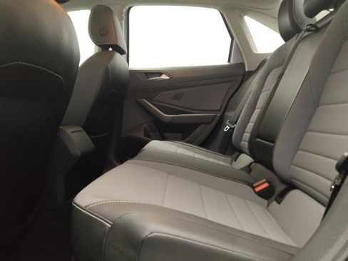 Used 2025 Volkswagen Jetta SE FWD image 18