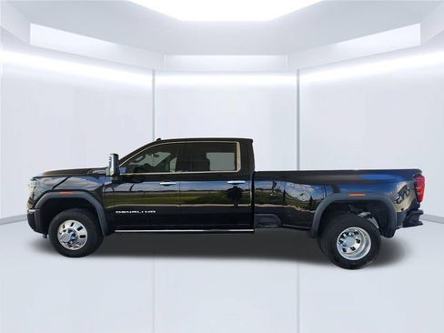 Used 2024 GMC Sierra 3500 Denali Ultimate AWD/4WD image 8