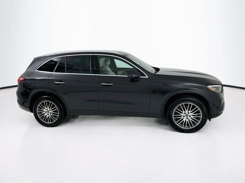 Used 2026 Mercedes-Benz GLC 300 image 9