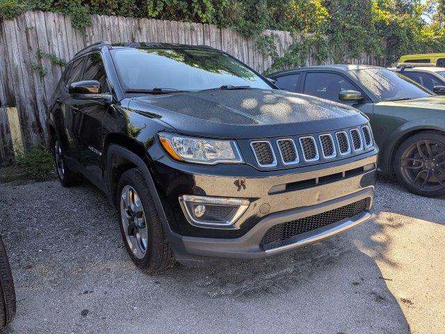 Used 2018 Jeep Compass Limited AWD/4WD image 2