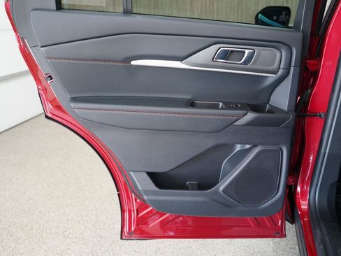 Used 2026 Ford Explorer ST-Line w/ ST-Line Street Pack RWD image 36
