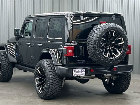 Used 2025 Jeep Wrangler Unlimited Sahara image 3