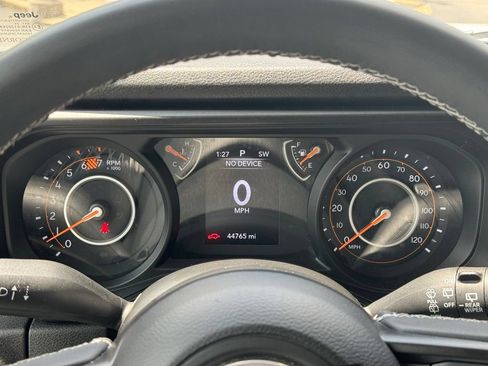 Used 2025 Jeep Wrangler Unlimited Sport AWD/4WD image 28