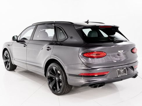 New 2025 Bentley Bentayga Extended Wheelbase image 3