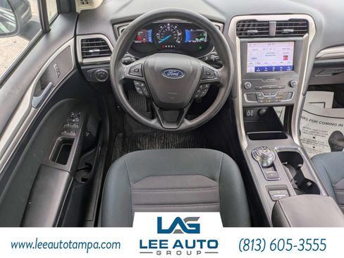 Used 2020 Ford Fusion SE FWD image 14