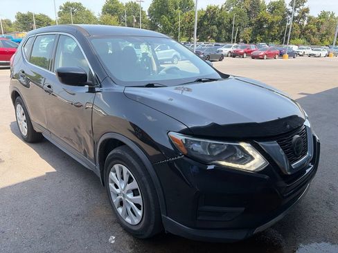 Used 2018 Nissan Rogue S FWD image 2