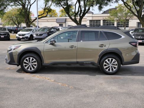 Used 2024 Subaru Outback Premium image 5