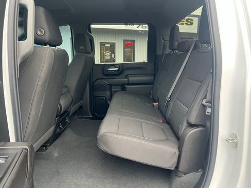 Used 2022 Chevrolet Silverado 2500 Custom w/ Custom Convenience Package image 12