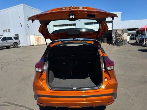 Used 2024 Nissan Kicks SR w/ SR Premium Package FWD image 23