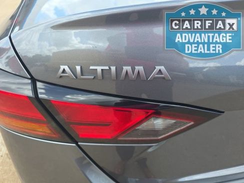 Used 2025 Nissan Altima 2.5 SV FWD image 8