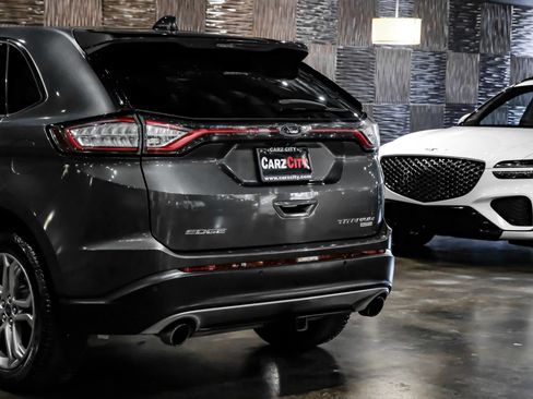 Used 2017 Ford Edge Titanium w/ Equipment Group 301A FWD image 18