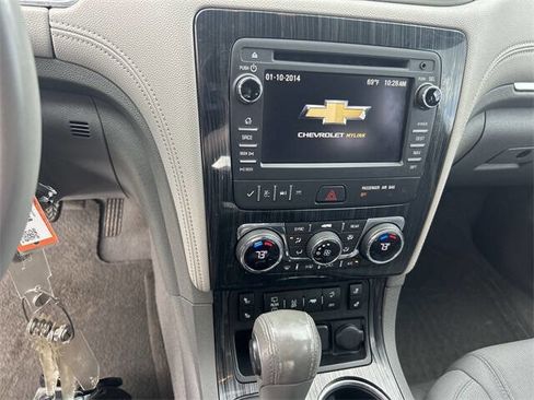 Used 2017 Chevrolet Traverse LT image 11