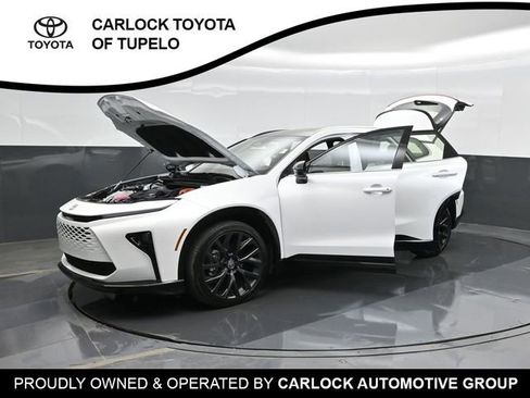 Used 2025 Toyota Crown Signia w/ Advanced Technology Package image 54