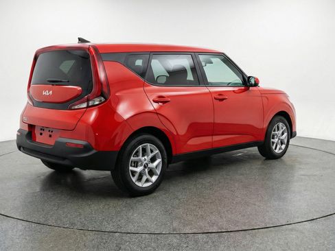 Used 2025 Kia Soul LX w/ LX Technology Package image 9