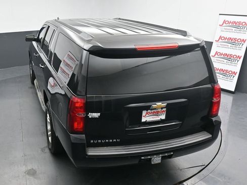 Used 2015 Chevrolet Suburban LT image 39