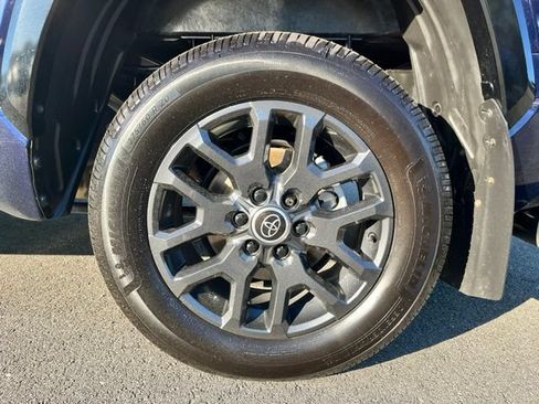 Used 2024 Toyota Tundra Platinum AWD/4WD image 14
