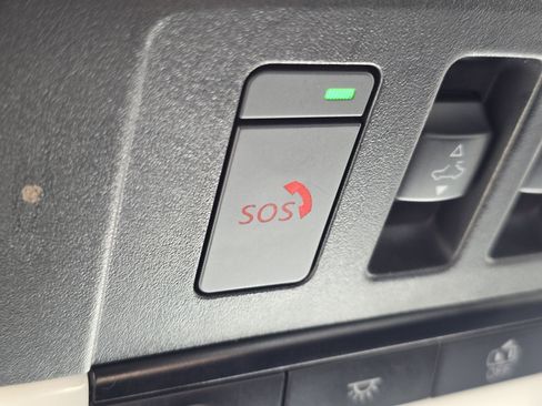 Used 2023 Nissan Rogue SL w/ SL Premium Package image 28