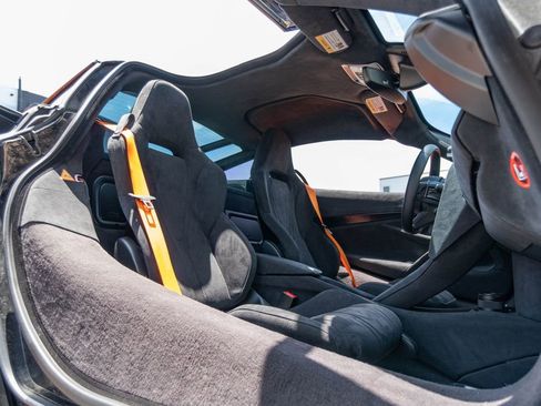 Used 2025 McLaren 750S RWD image 11