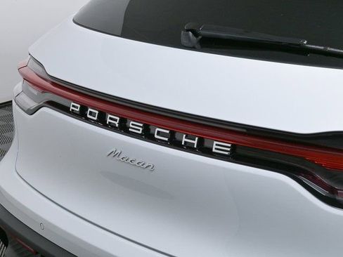 Certified 2025 Porsche Macan image 34