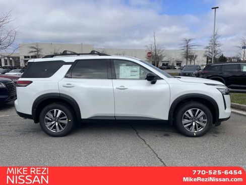 New 2026 Nissan Pathfinder SL AWD/4WD image 2