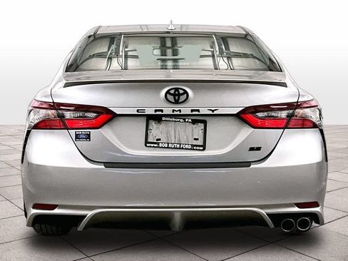Used 2021 Toyota Camry SE w/ Cold Weather Package FWD image 4