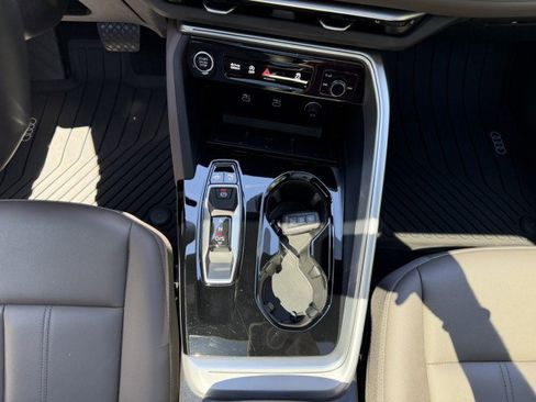 Certified 2025 Audi Q5 Premium w/ Convenience Package AWD/4WD image 15