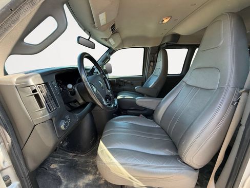 Used 2017 Chevrolet Express 3500 LS RWD image 11